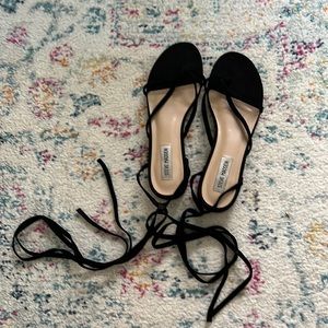 STEVE MADDEN RYEE LACEUP SANDALS